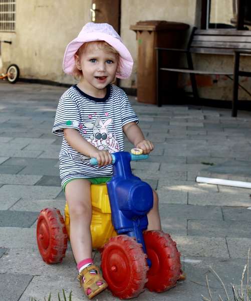img00004.jpg