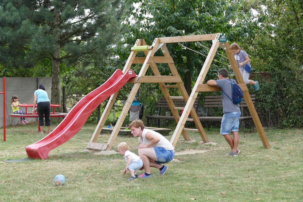img00004.jpg