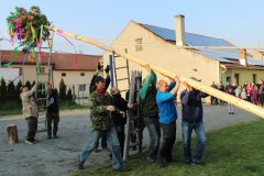2019-04-30 Stavění máje